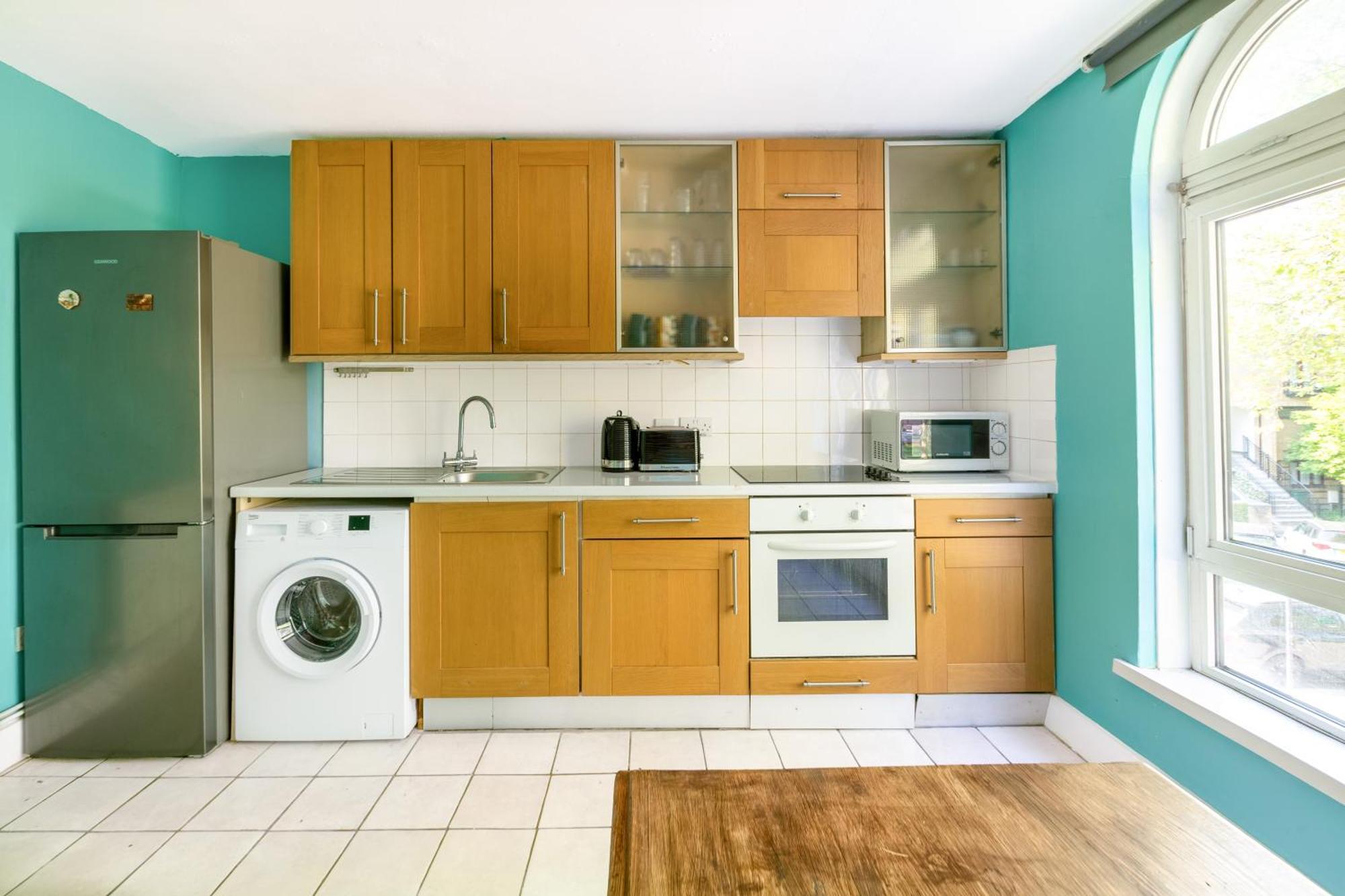 Magnificent 3Br Apt With Balcony Лондон Экстерьер фото