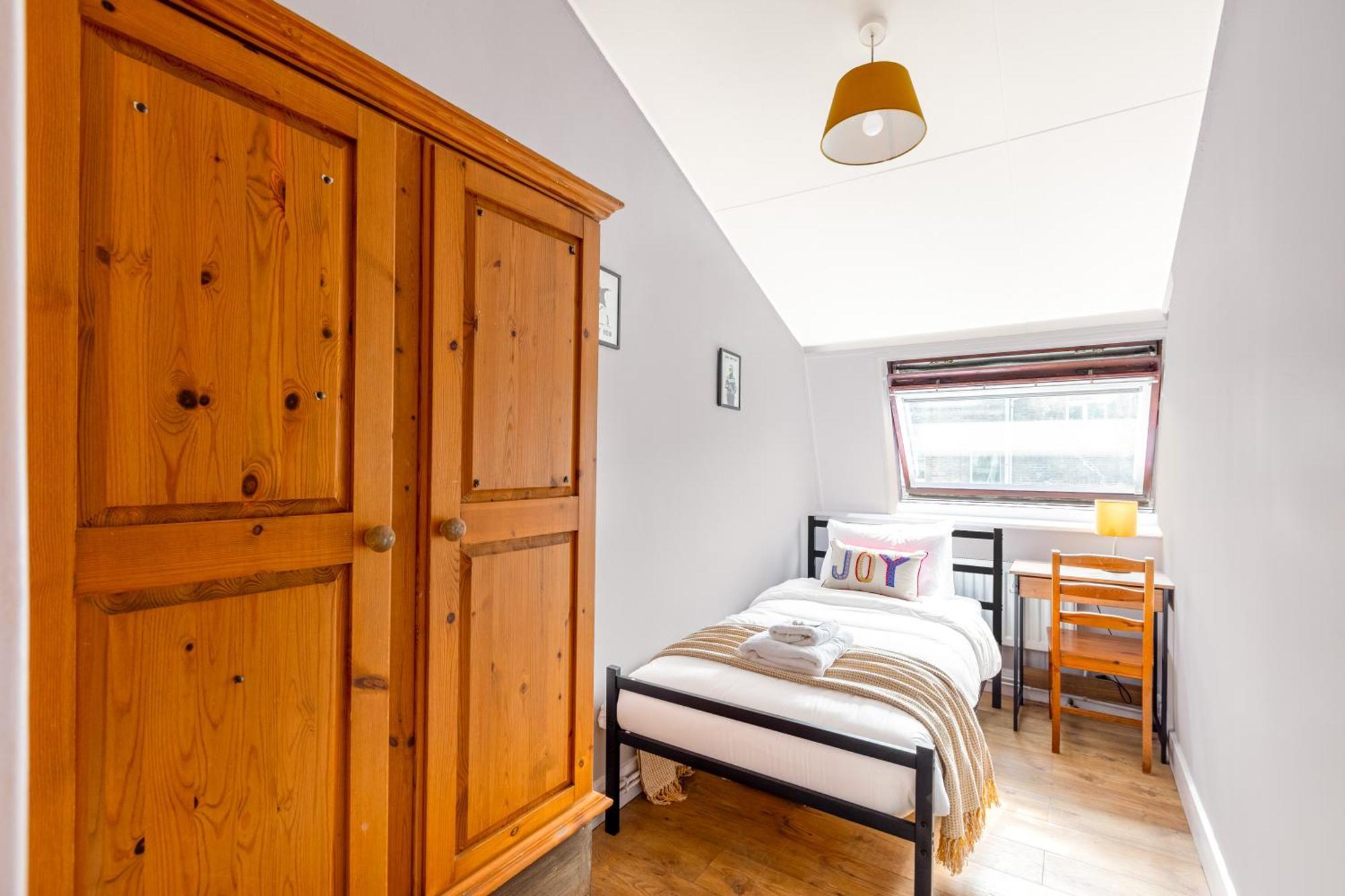 Magnificent 3Br Apt With Balcony Лондон Экстерьер фото