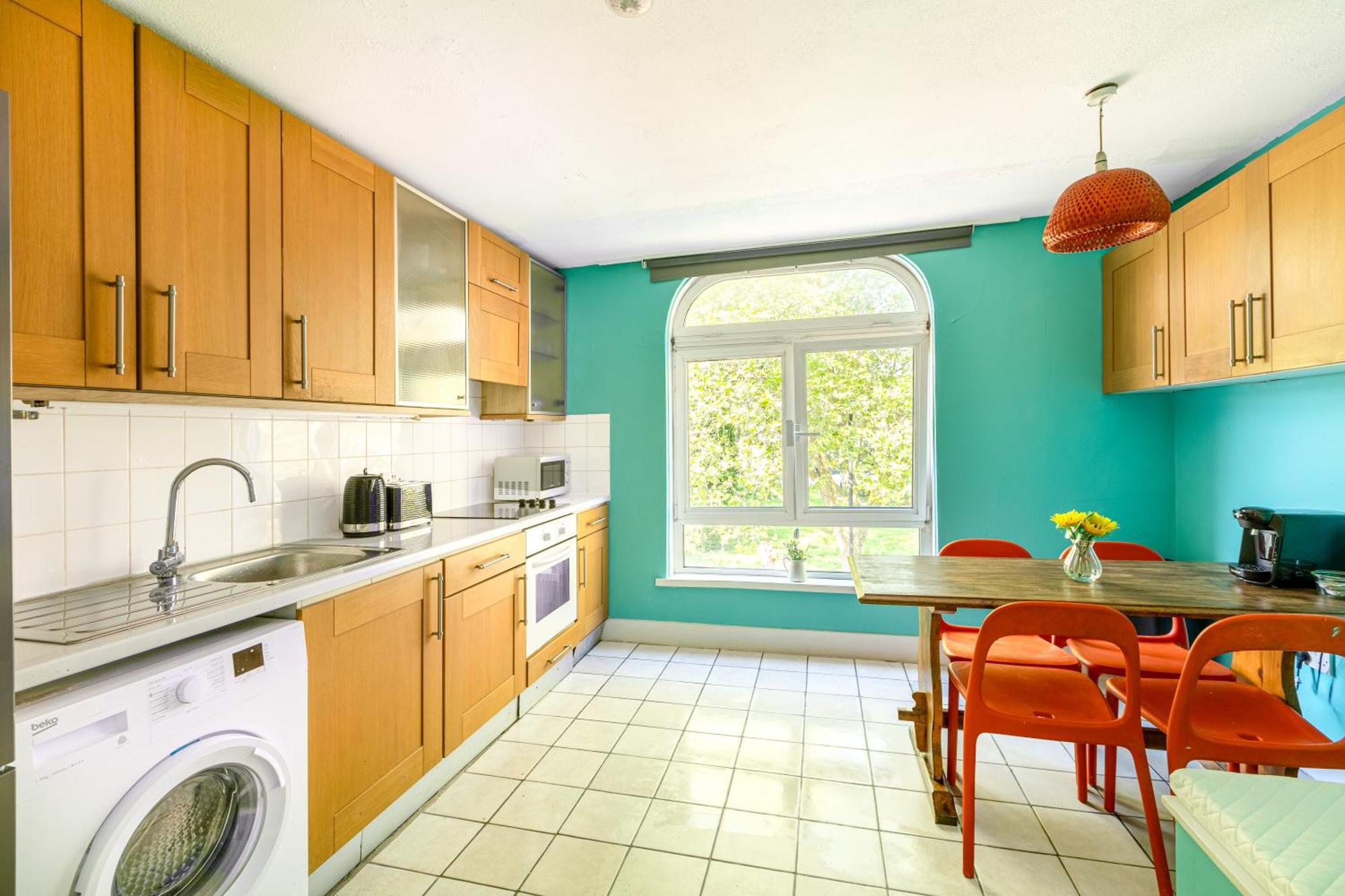 Magnificent 3Br Apt With Balcony Лондон Экстерьер фото